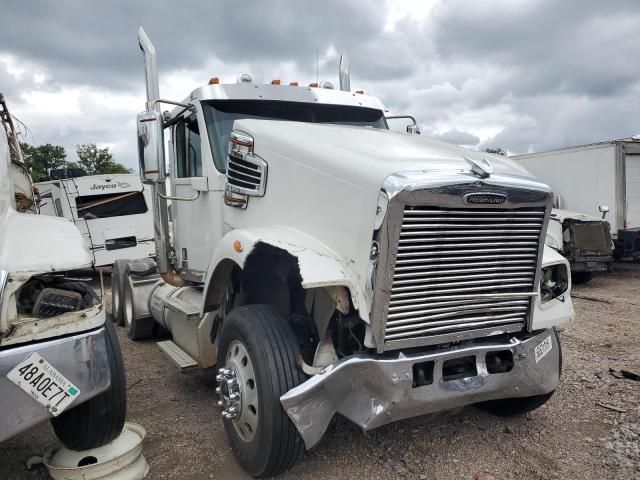 2022 Freightliner 122SD Semi Truck