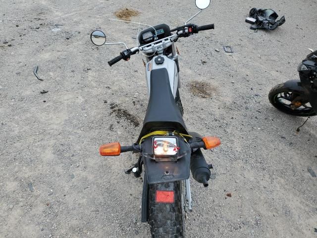 2025 Yamaha TW200 C