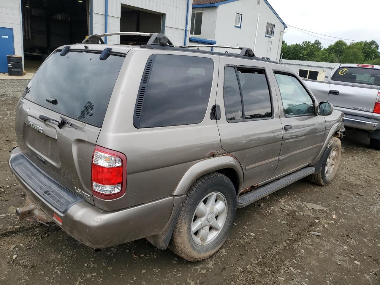 2001 Nissan Pathfinder le