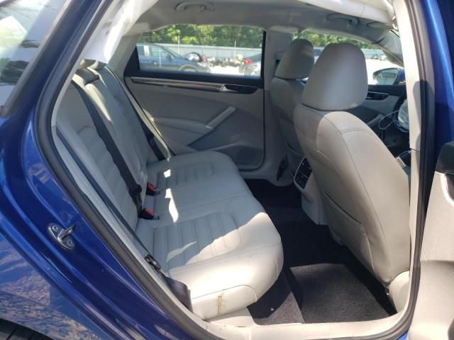 2017 Volkswagen Passat SEL Premium