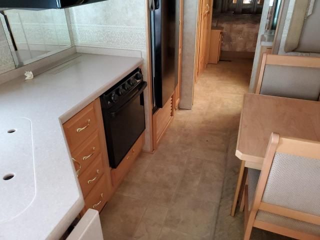 2005 Workhorse Custom Chassis Motorhome Chassis W22