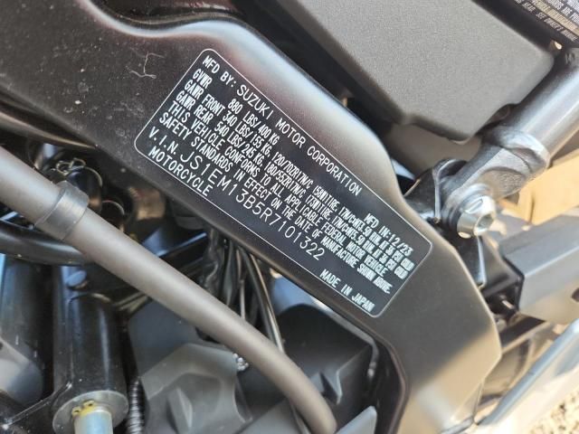 2024 Suzuki GSX800 F