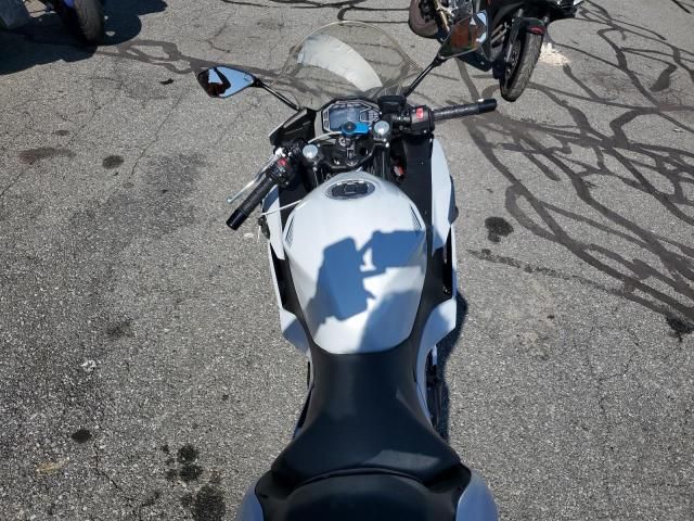 2025 Kawasaki EX500