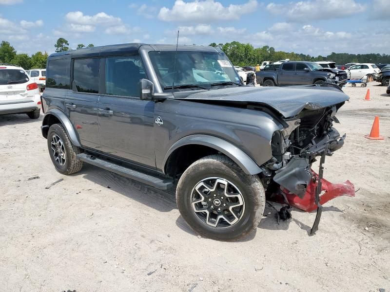 2024 Ford Bronco Outer Banks