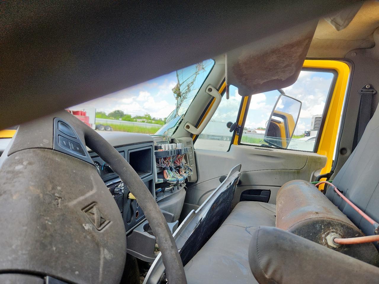 2013 International 4000 4300-Trucks