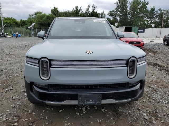 2025 Rivian R1S Adventure