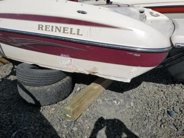 2004 Reinell Boat