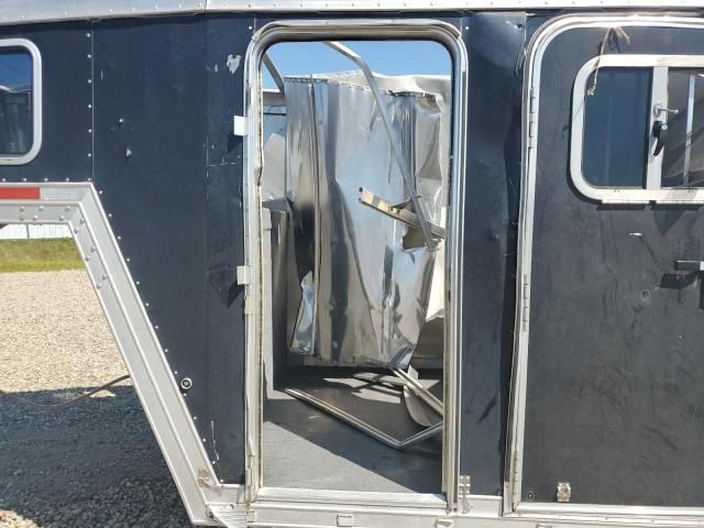 2004 Featherlite Mfg Inc 2004 Featherlite 8541 Livestock Trailer