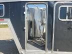 2004 Featherlite Mfg Inc 2004 Featherlite 8541 Livestock Trailer