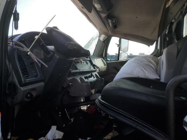 2013 Freightliner M2 106 MED-Trucks Expeditor Truck