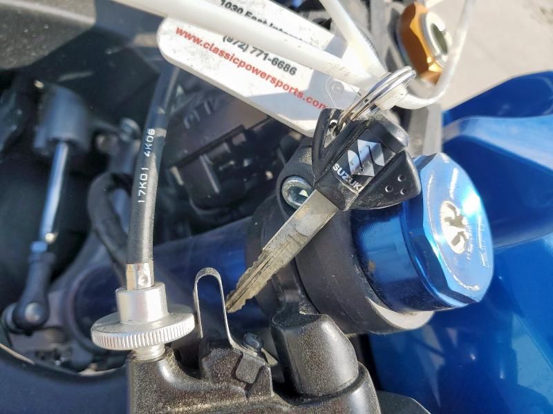 2025 Suzuki GSX-R1000 R
