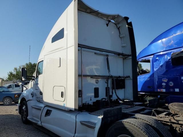 2021 Kenworth T680 Semi Truck