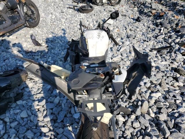 2016 Yamaha YZFR3
