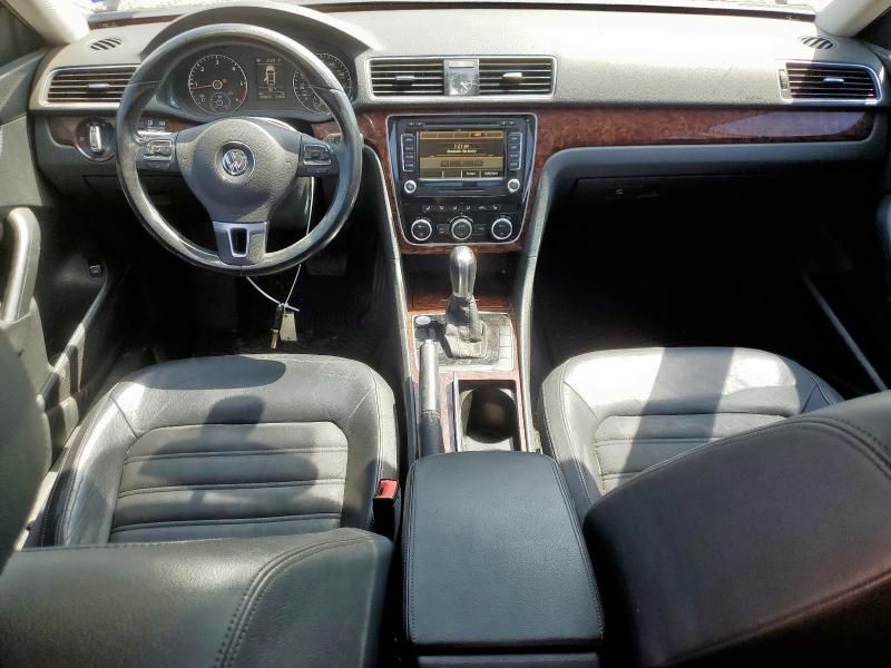 2012 Volkswagen Passat SEL