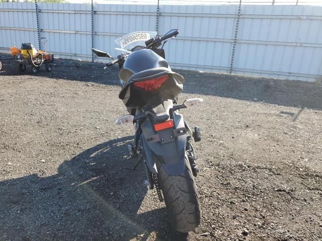 2013 Kawasaki EX650 E