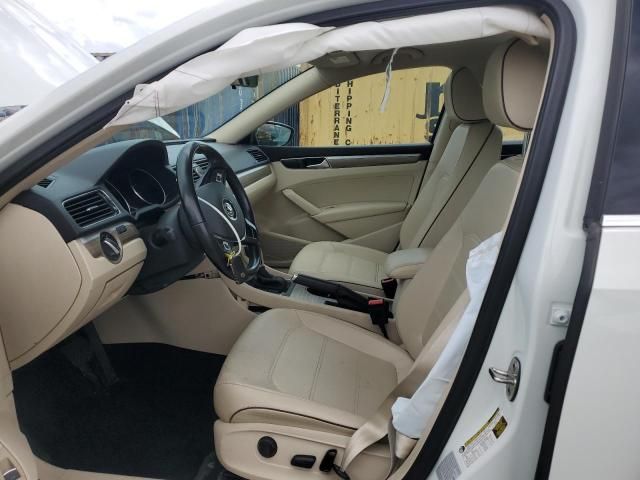 2016 Volkswagen Passat SE