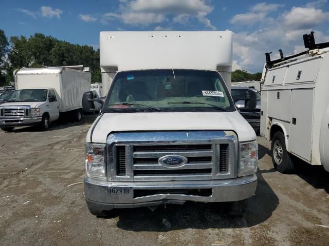 2022 Ford Econoline E350 Super Duty Cutaway Van
