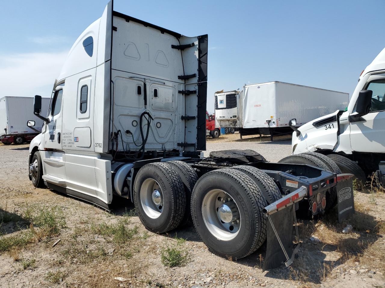 2020 Freigliner 2020 Freightliner Cascadia 126 Semi Truck