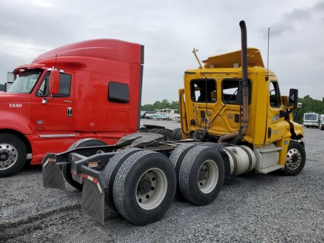 2012 Freightliner Cascadia 125 Semi Truck