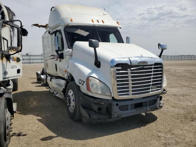 2012 Freightliner Cascadia Semi Truck