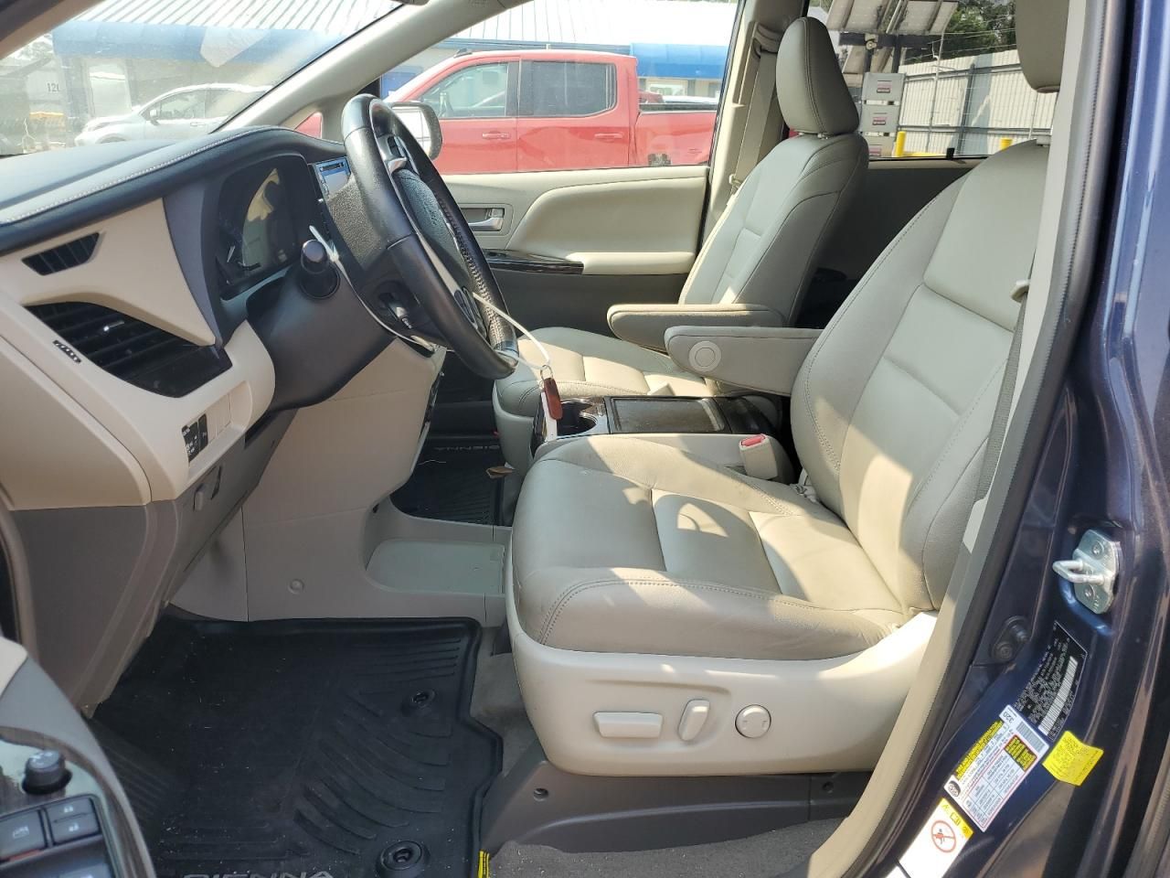 2018 Toyota Sienna xle