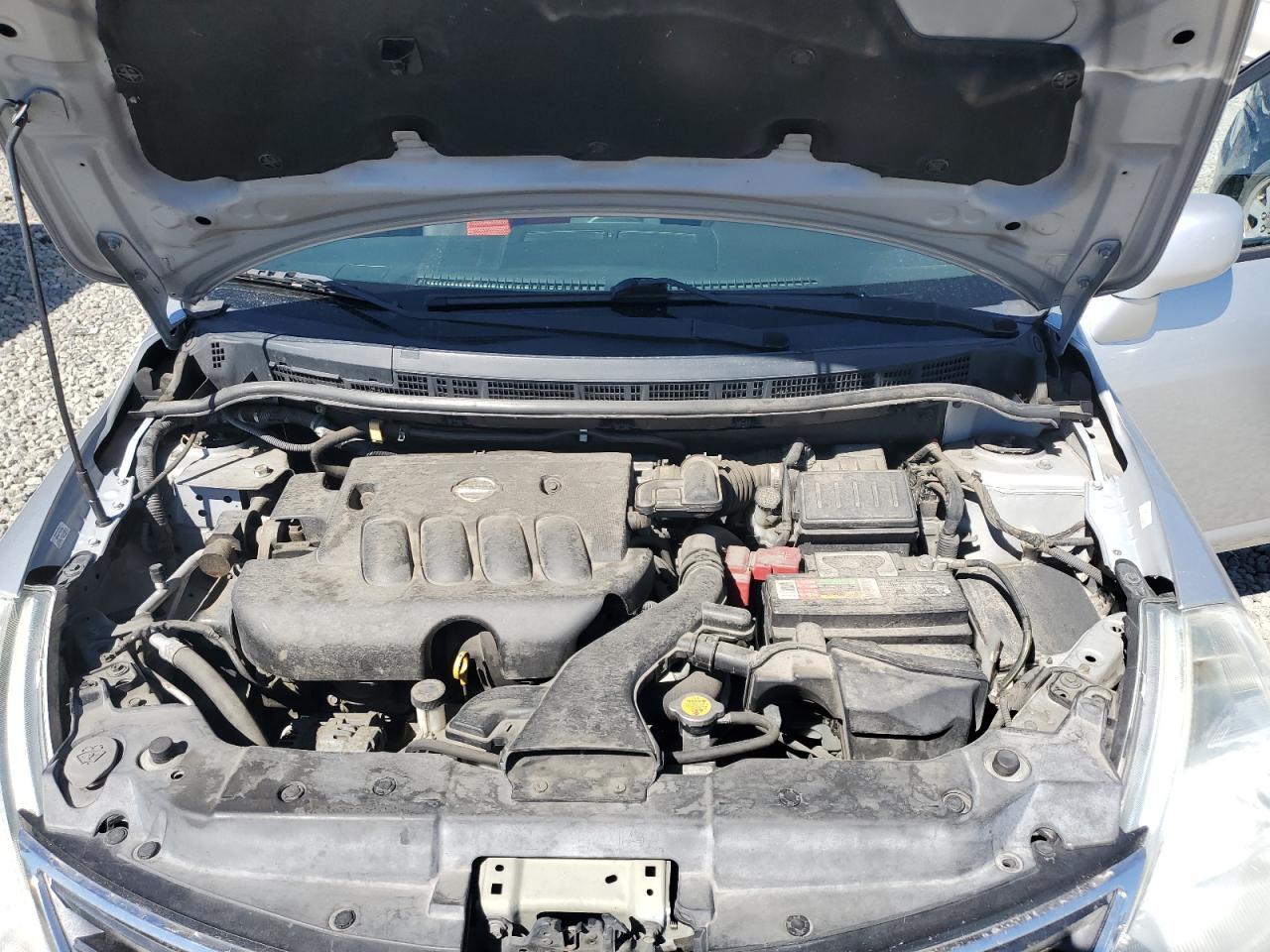 2011 Nissan Versa s