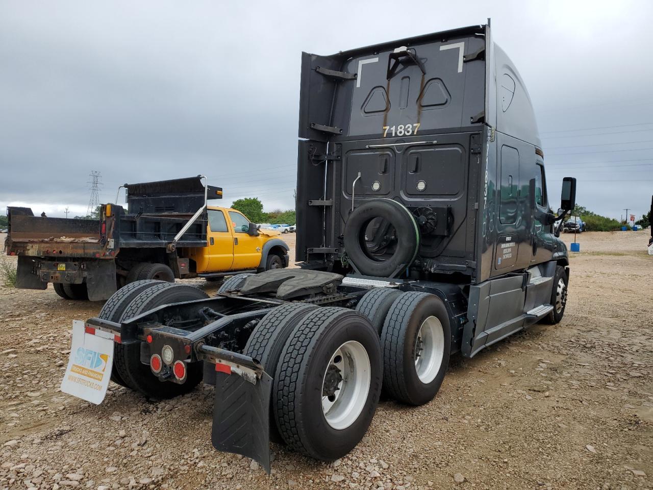 2018 Freightliner Cascadia 125 Semi Truck