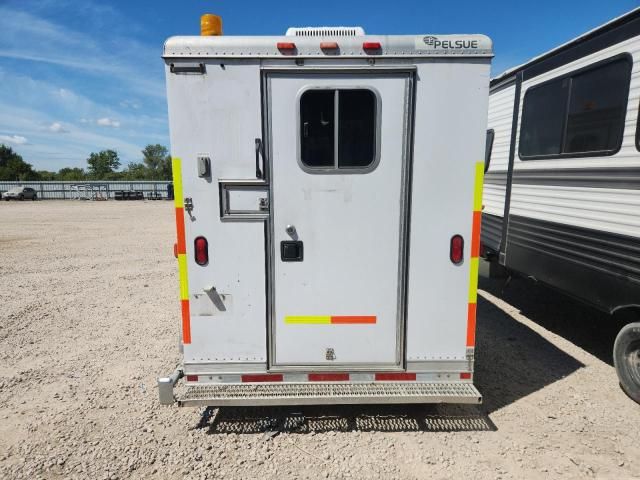 2007 Featherlite Mfg Inc 2007 Featherlite Fiber Optic Spicling Trailer