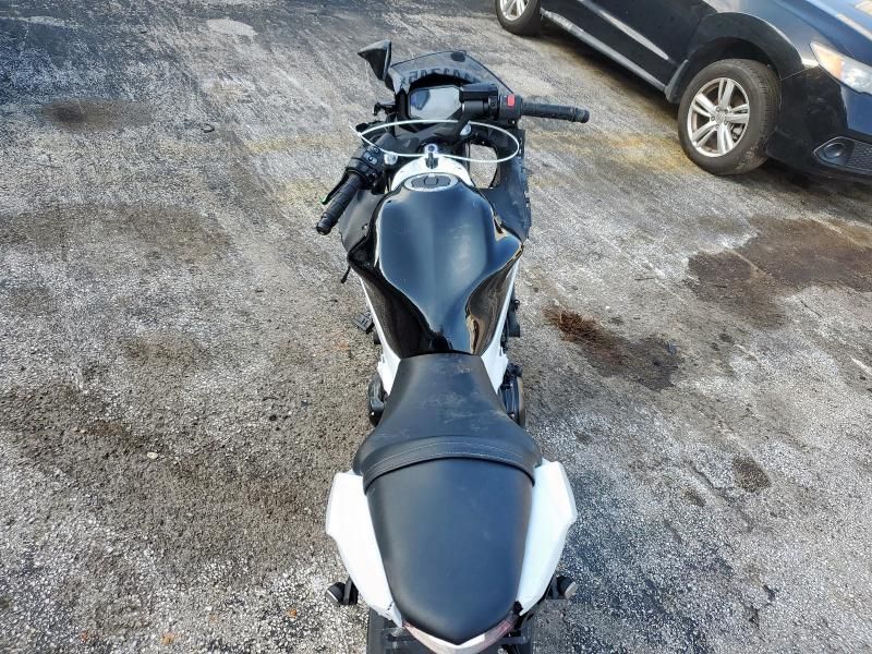 2025 Kawasaki EX650 R