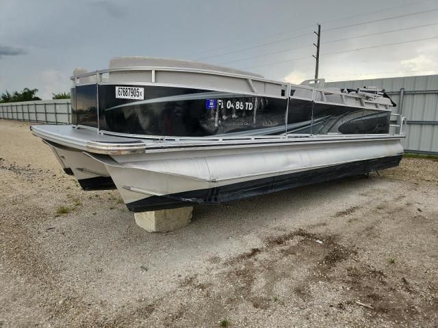 2022 Avalon Boat