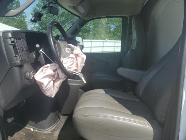 2024 GMC Savana Cutaway G3500