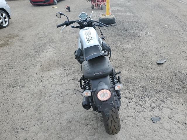 2021 Moto Guzzi V7 Stone