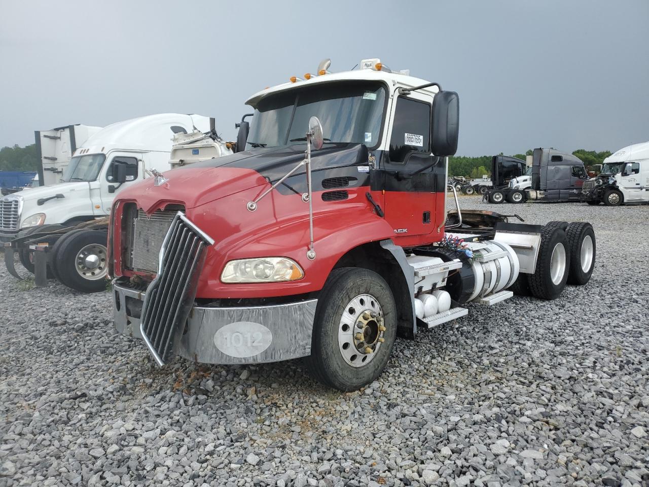 2012 Mack CXU613 Semi Truck