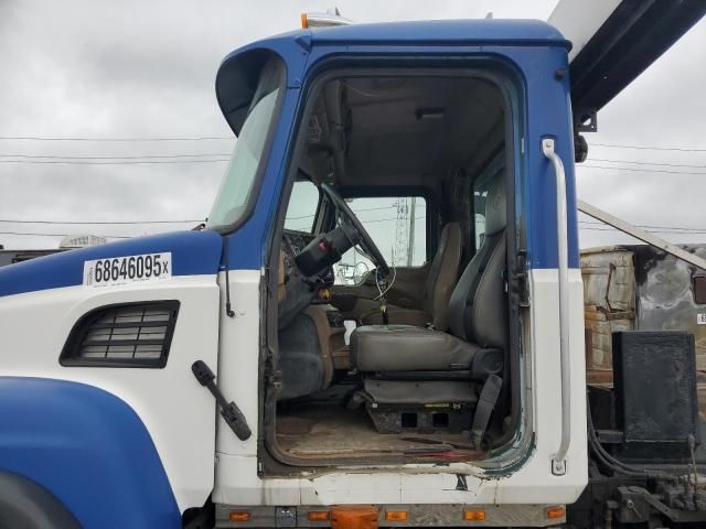 2004 Mack CT-Trucks Yard Truck