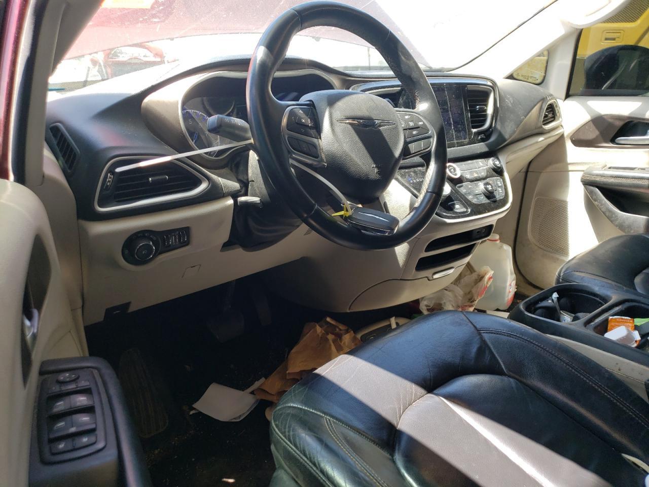 2017 Chrysler Pacifica Touring l