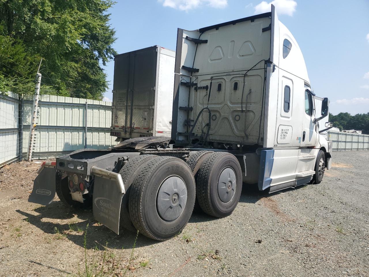 2021 Freigliner 2021 Freightliner Cascadia 126 Semi Truck