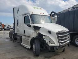 Vehiculos salvage en venta de Copart Dyer, IN: 2020 Freigliner 2020 Freightliner Cascadia 126 Semi Truck