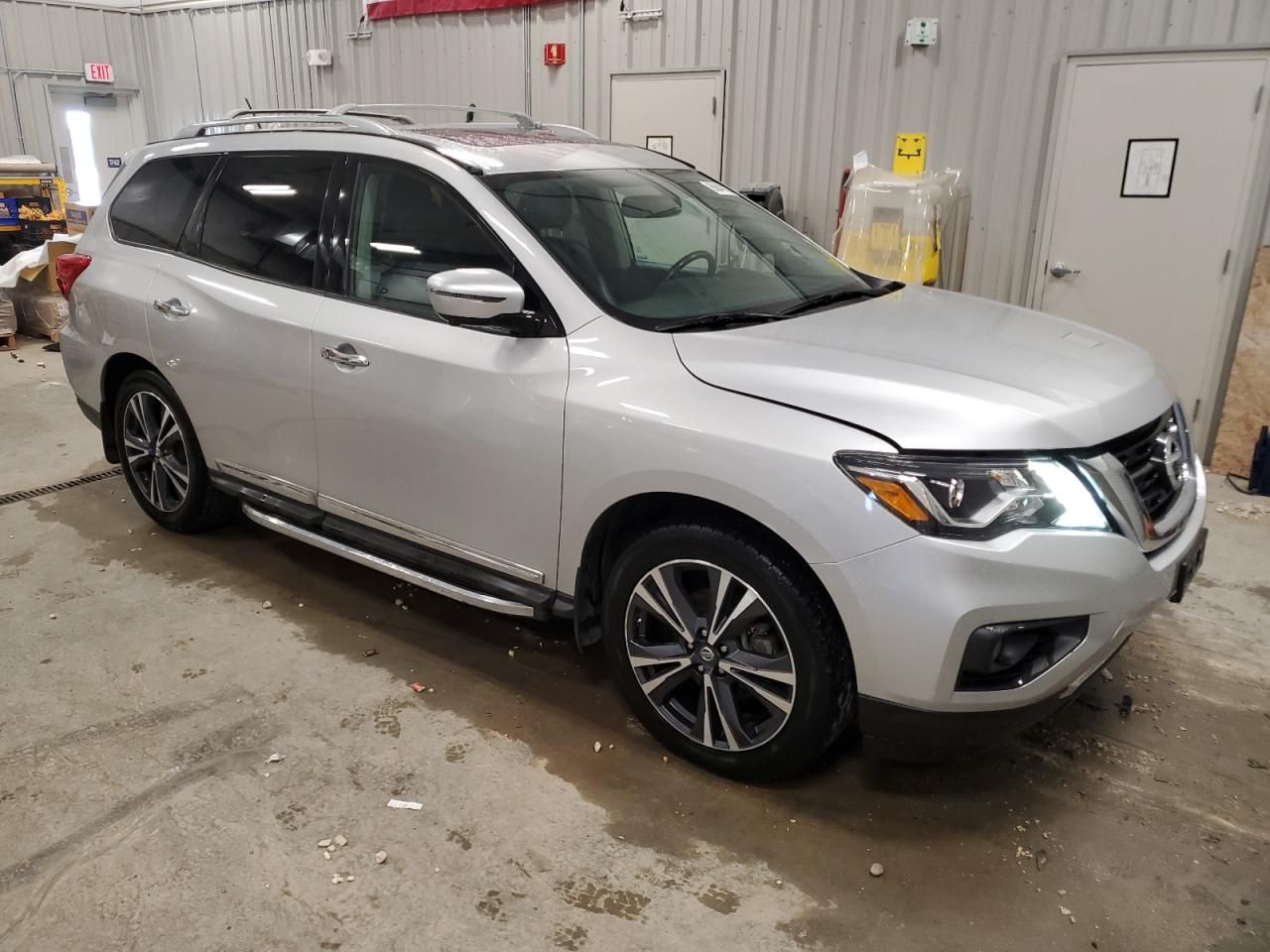 2017 Nissan Pathfinder s