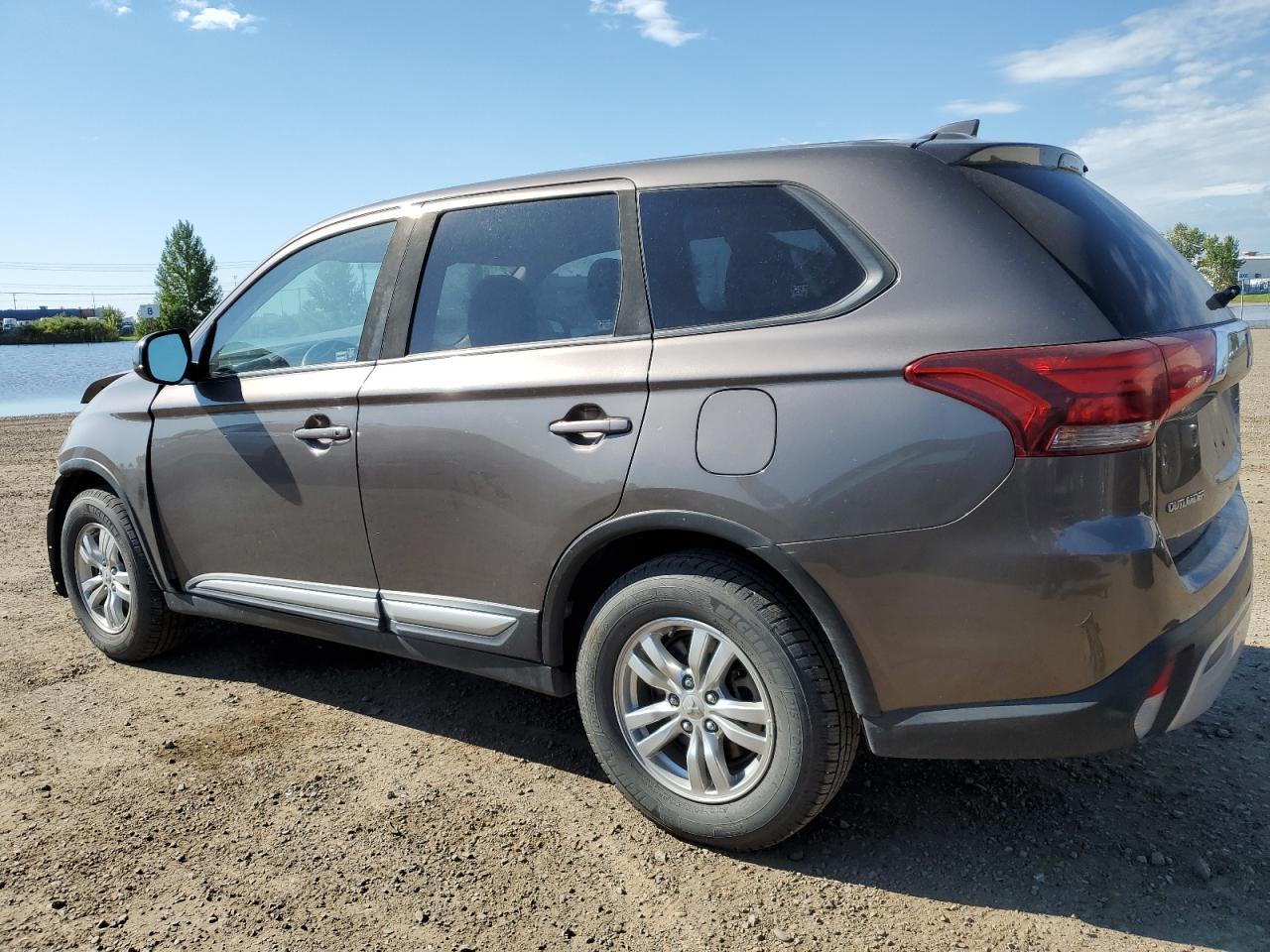 2020 Mitsubishi Outlander es