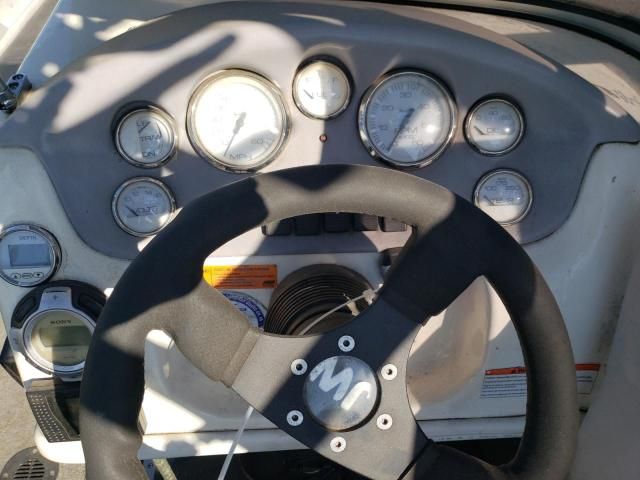 2004 Reinell 204-Boats Speed Boat