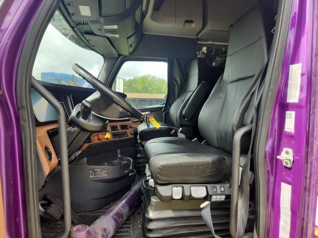 2023 Freightliner Cascadia 126 Semi Truck