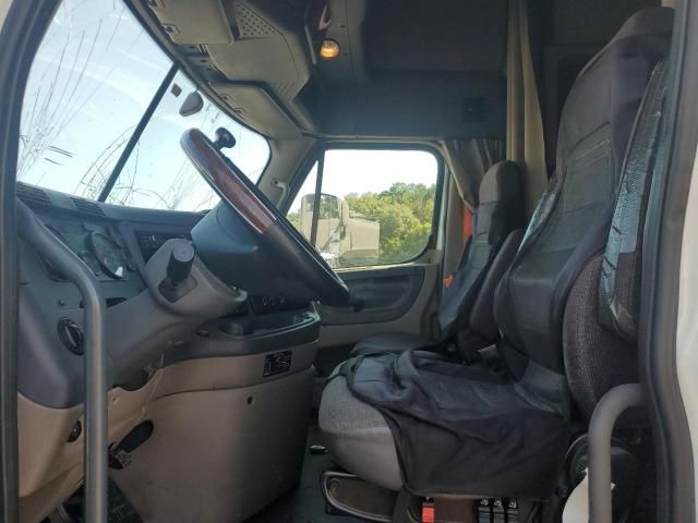 2018 Freightliner Cascadia 125 Semi Truck