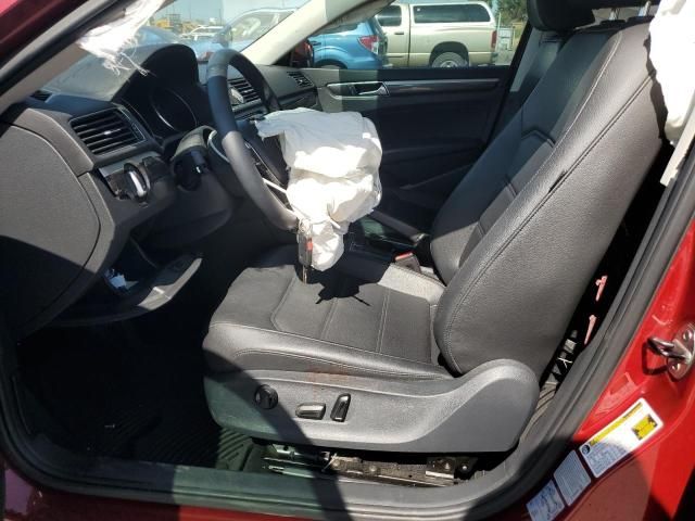 2016 Volkswagen Passat SE