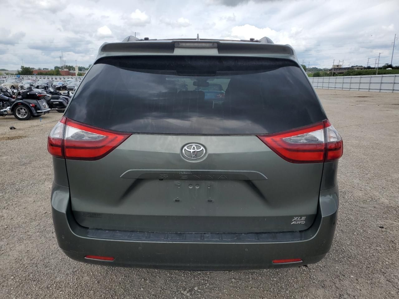 2020 Toyota Sienna xle
