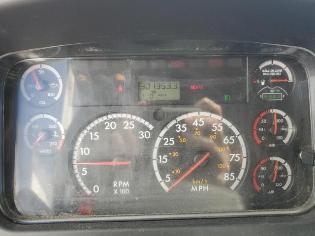 2015 Freightliner M2 106 MED-Trucks