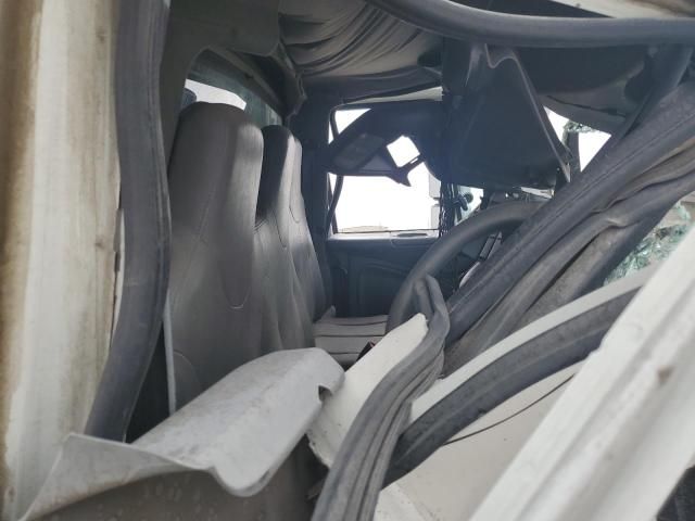2005 International 4000 4300