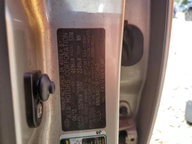2014 KIA Cadenza Premium