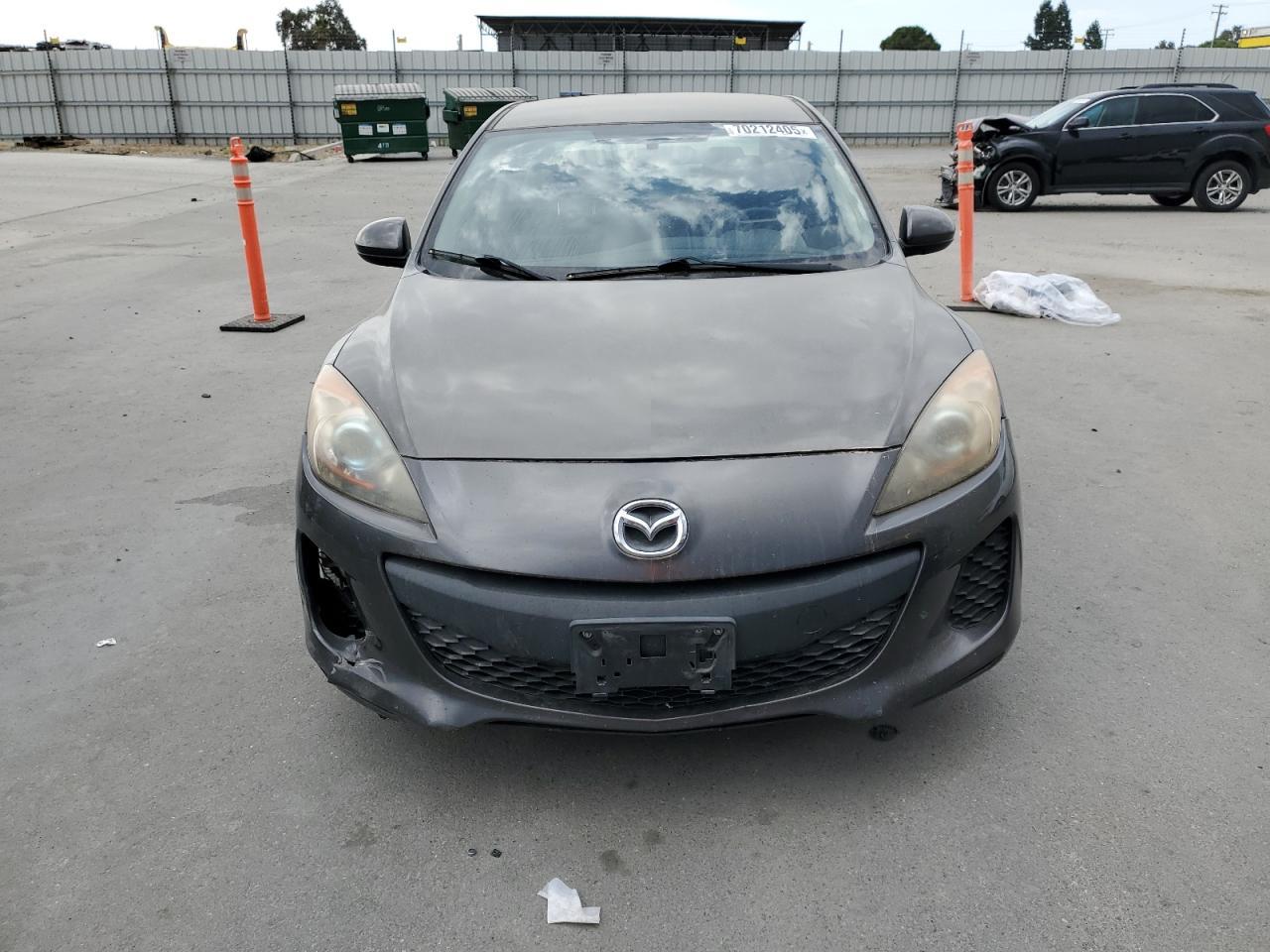 2013 Mazda 3 I