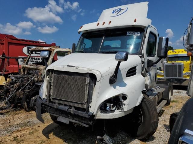 2020 Freightliner Cascadia 113 Semi Truck