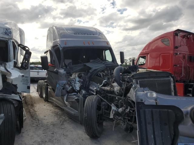 2019 Freightliner Cascadia 126 Semi Truck